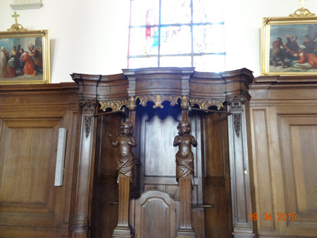 Restauration du confessionnal à Denderwindeke.